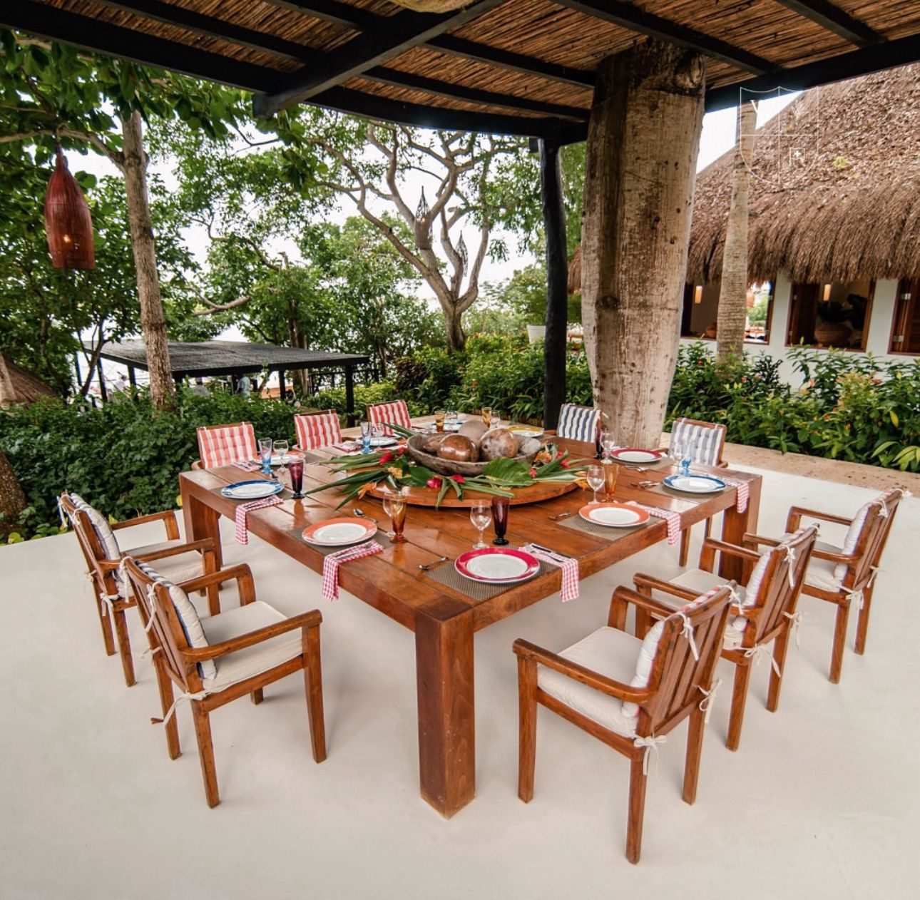 Mesa de comedor al aire libre para diez personas