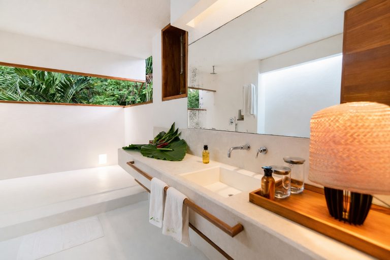 Baño privado de la sala de TV de Villa Pierino